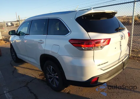 2018 Toyota Highlander Xle из США, поврежденный, VIN 5TDJZRFH6JS546473